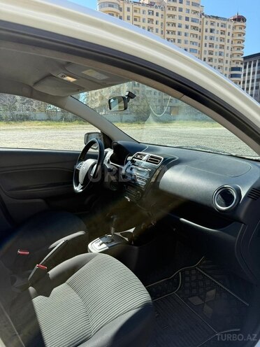 Mitsubishi Attrage-9