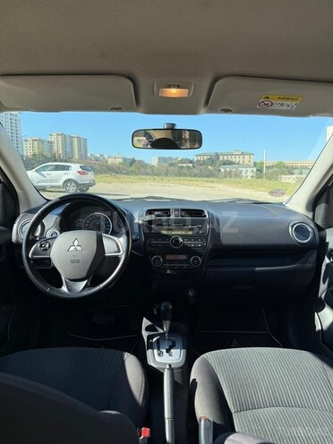 Mitsubishi Attrage-11