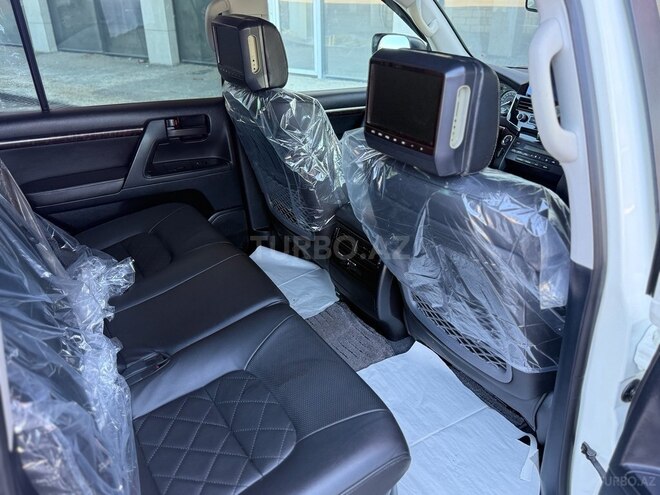 Toyota Land Cruiser-16