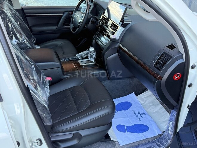 Toyota Land Cruiser-17
