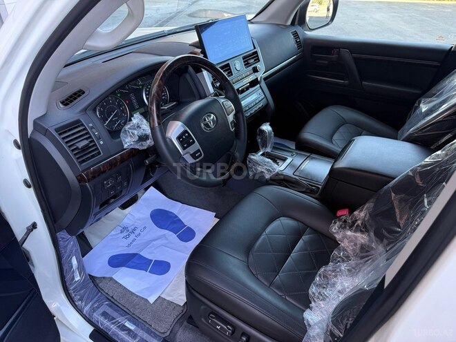 Toyota Land Cruiser-11