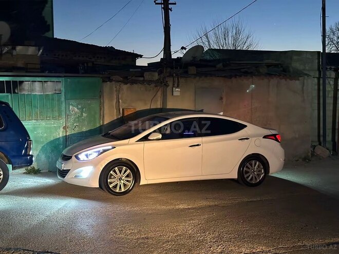 Hyundai Elantra-6