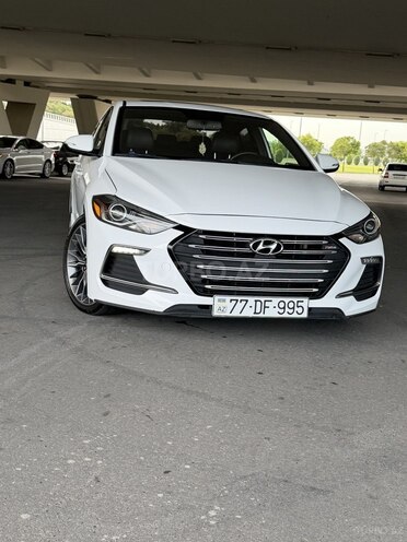 Hyundai Elantra-1