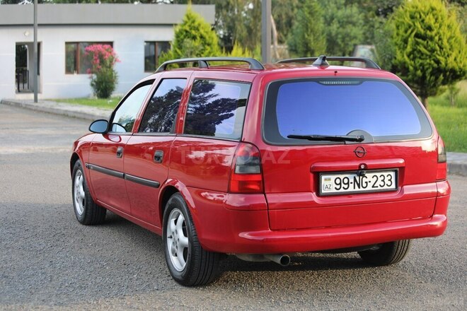Opel Vectra-3
