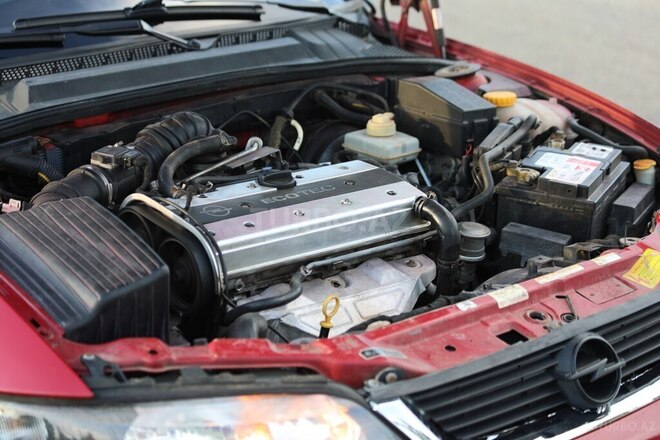 Opel Vectra-4