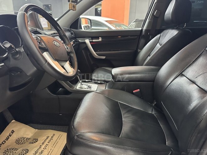 Kia Sorento-13