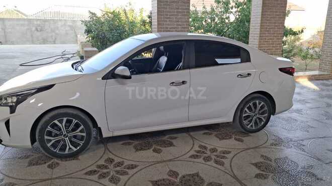 Kia Rio-5