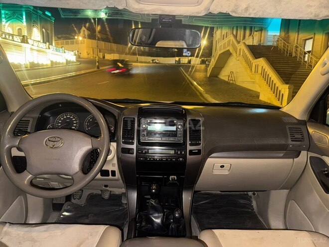Toyota Land Cruiser Prado-8