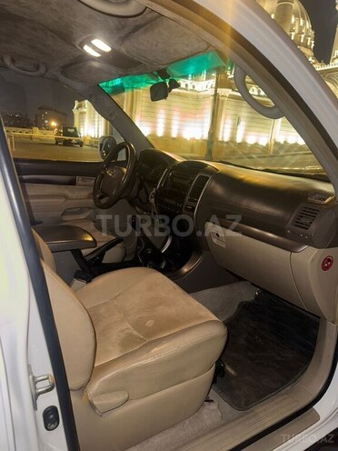 Toyota Land Cruiser Prado-10