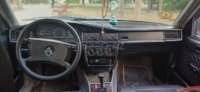 Mercedes 190-11