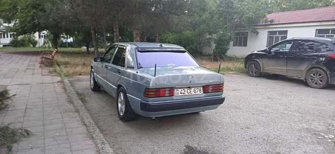 Mercedes 190-10
