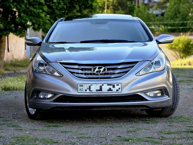 Hyundai Sonata-1
