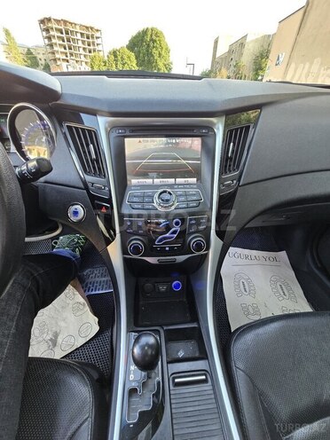 Hyundai Sonata-6
