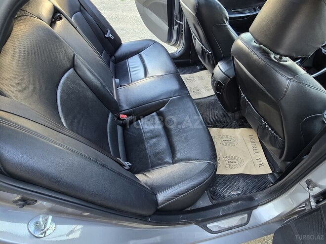 Hyundai Sonata-9