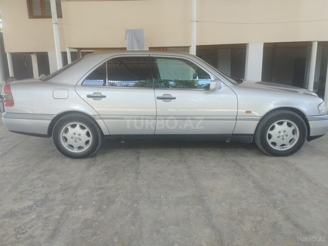 Mercedes C 200-4