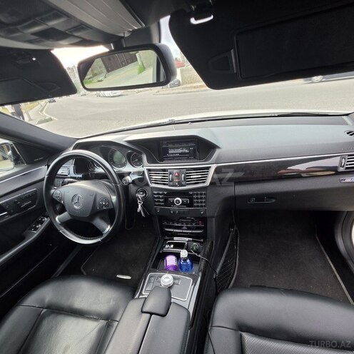 Mercedes E 300 4MATIC-8