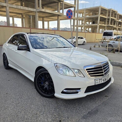 Mercedes E 300 4MATIC-1