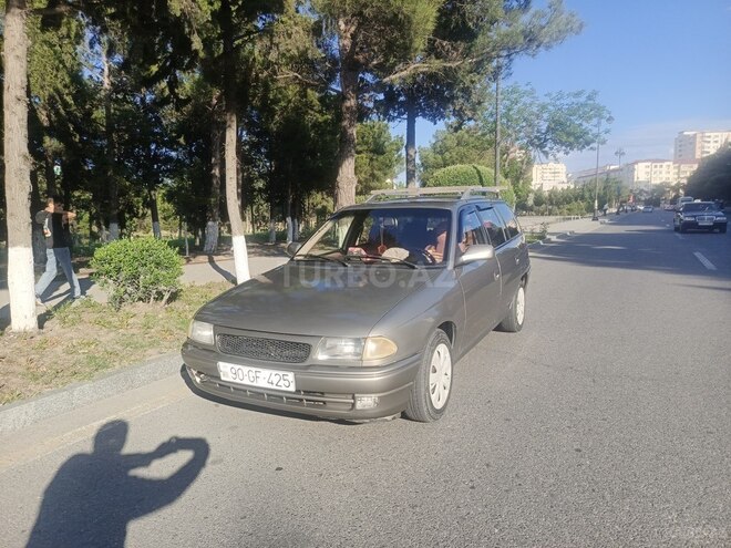 Opel Astra-2