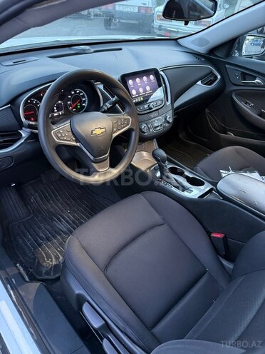 Chevrolet Malibu-9