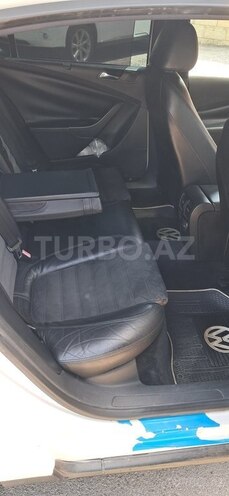 Volkswagen Passat-11