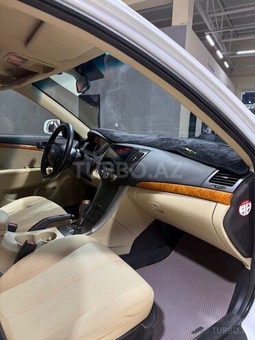 Hyundai Sonata-12