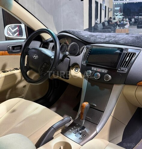 Hyundai Sonata-15
