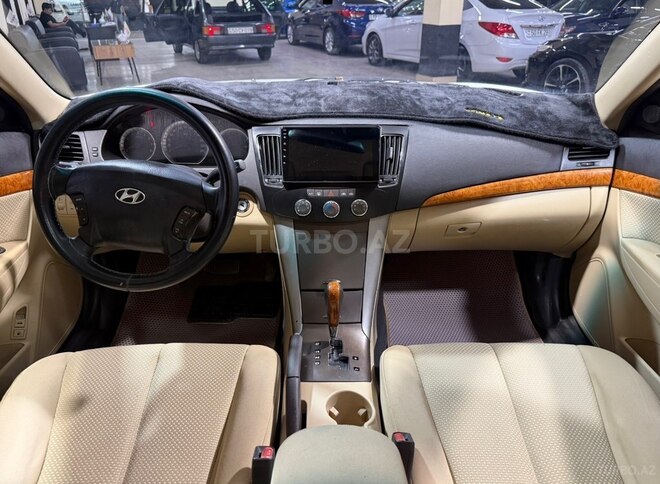 Hyundai Sonata-16
