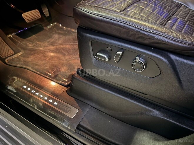 Cadillac Escalade-V-16