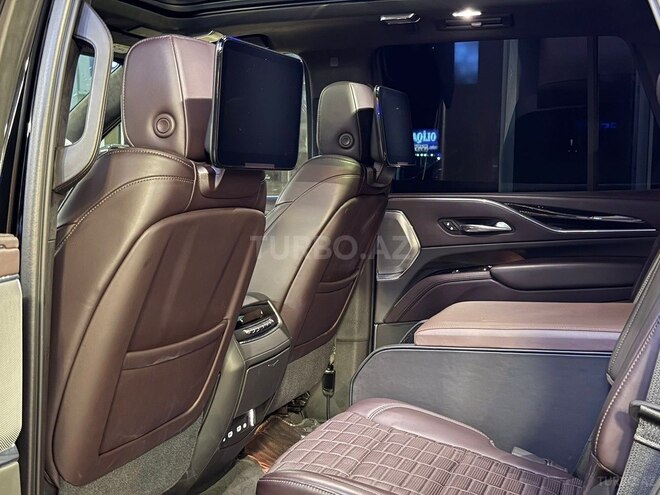 Cadillac Escalade-V-9