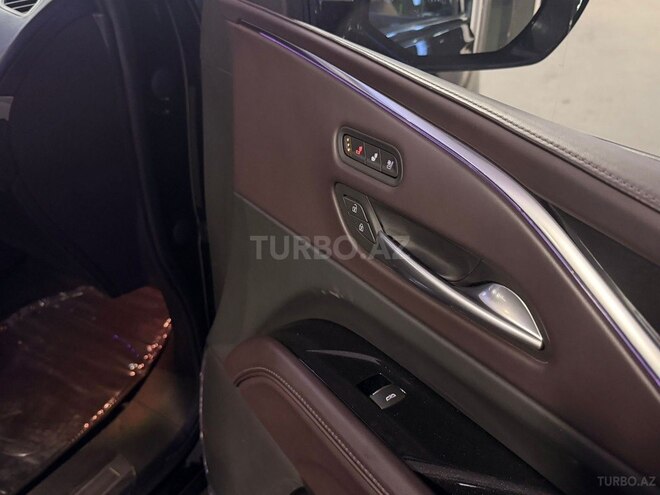 Cadillac Escalade-V-7