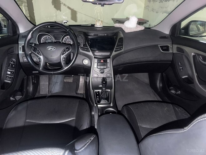 Hyundai Elantra-5