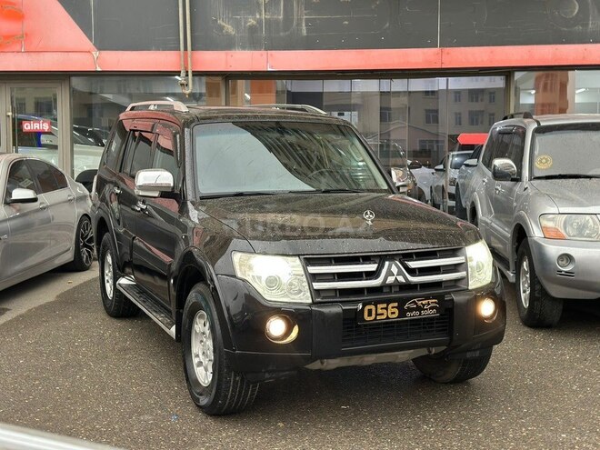 Mitsubishi Pajero-1