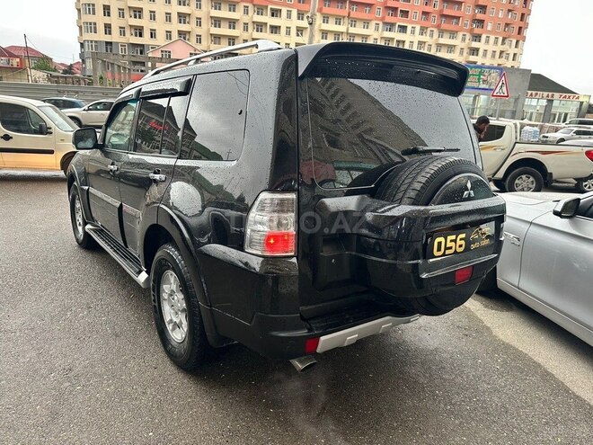 Mitsubishi Pajero-11