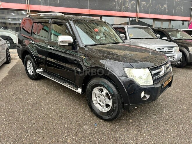 Mitsubishi Pajero-2