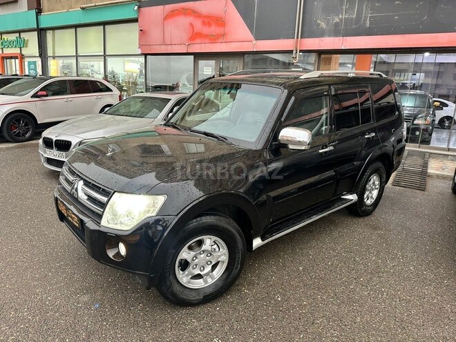 Mitsubishi Pajero-3