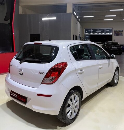 Hyundai i20-8