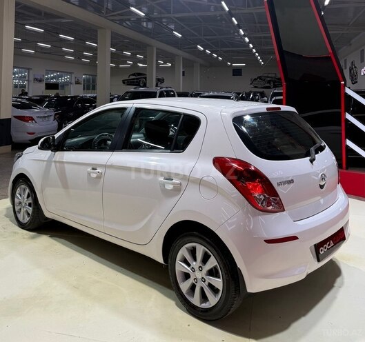 Hyundai i20-7