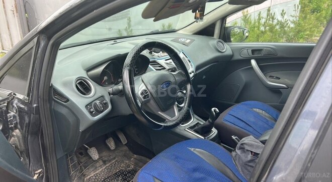 Ford Fiesta-5