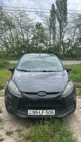 Ford Fiesta-1