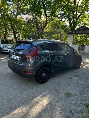 Ford Fiesta-7