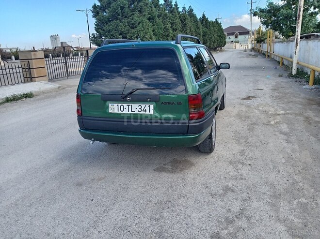 Opel Astra-2