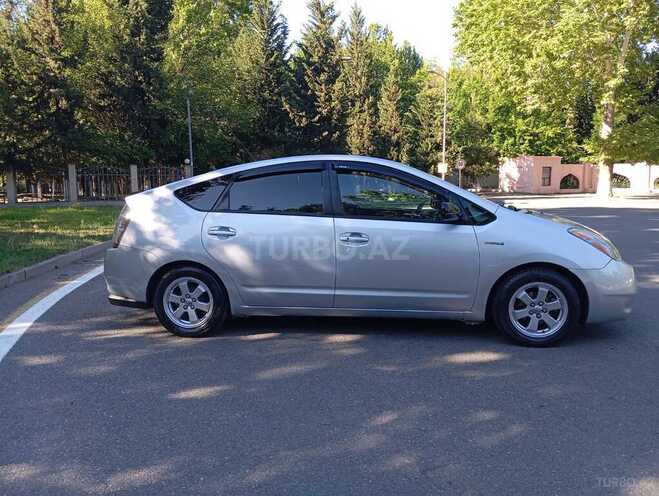 Toyota Prius-5