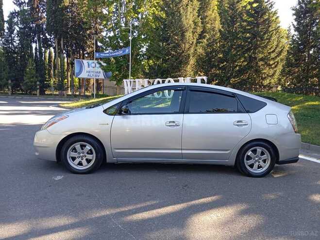 Toyota Prius-4