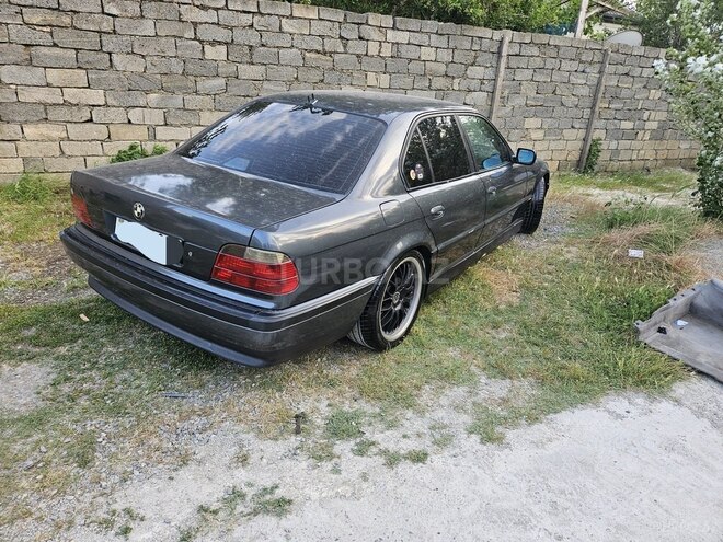 BMW 735-7