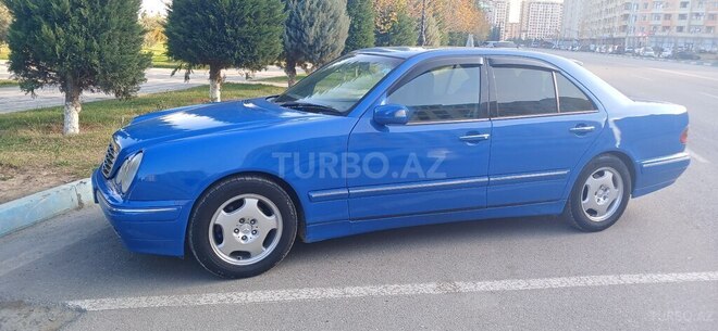 Mercedes E 270-8
