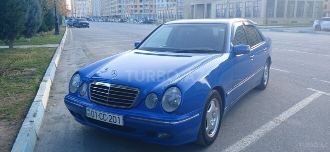 Mercedes E 270-9