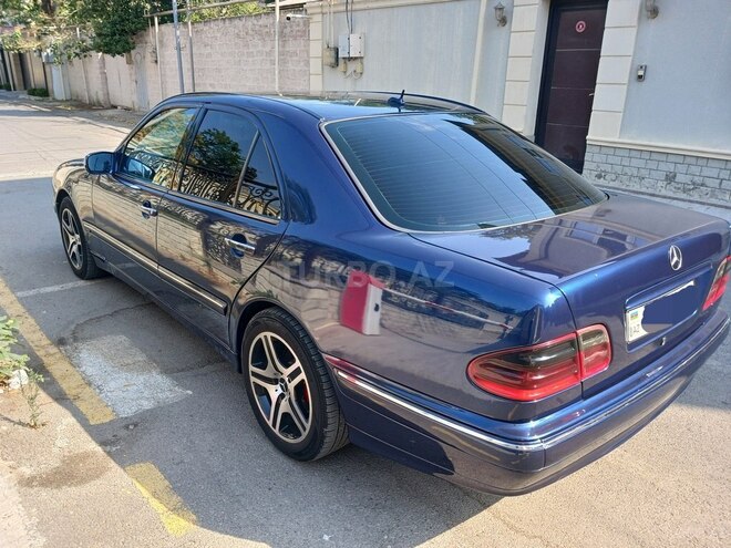 Mercedes E 220-5