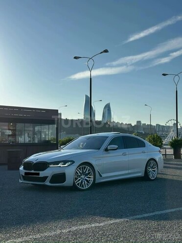 BMW 530e-3