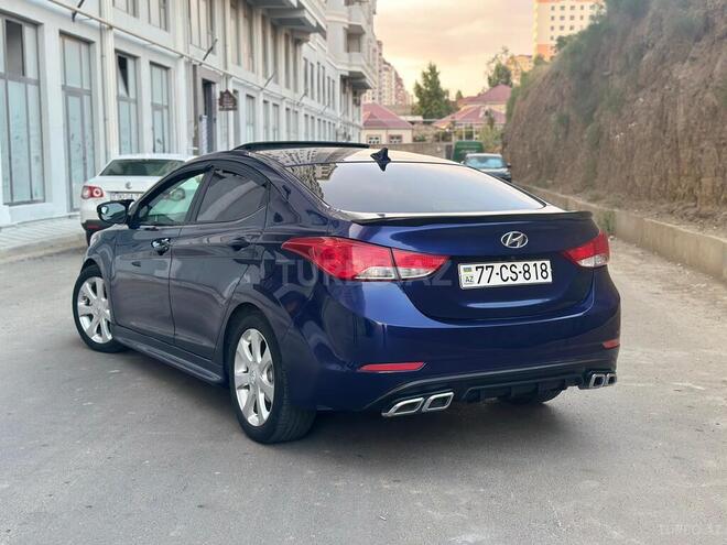 Hyundai Elantra-4