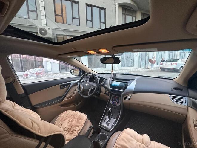 Hyundai Elantra-10